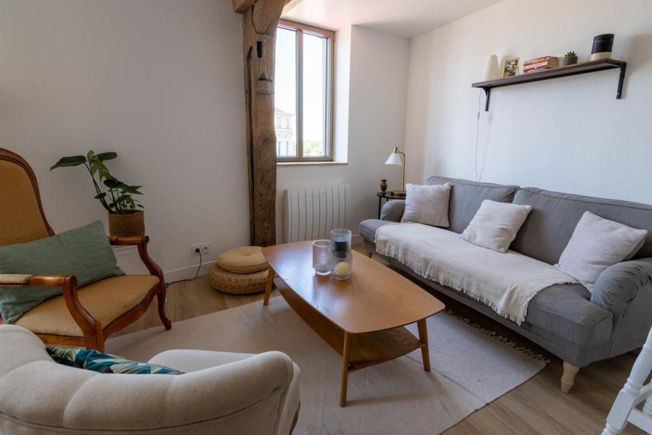 APPARTEMENT DUPLEX SAUMUR CENTRE, refait à neuf, à proximité du château Exterior foto