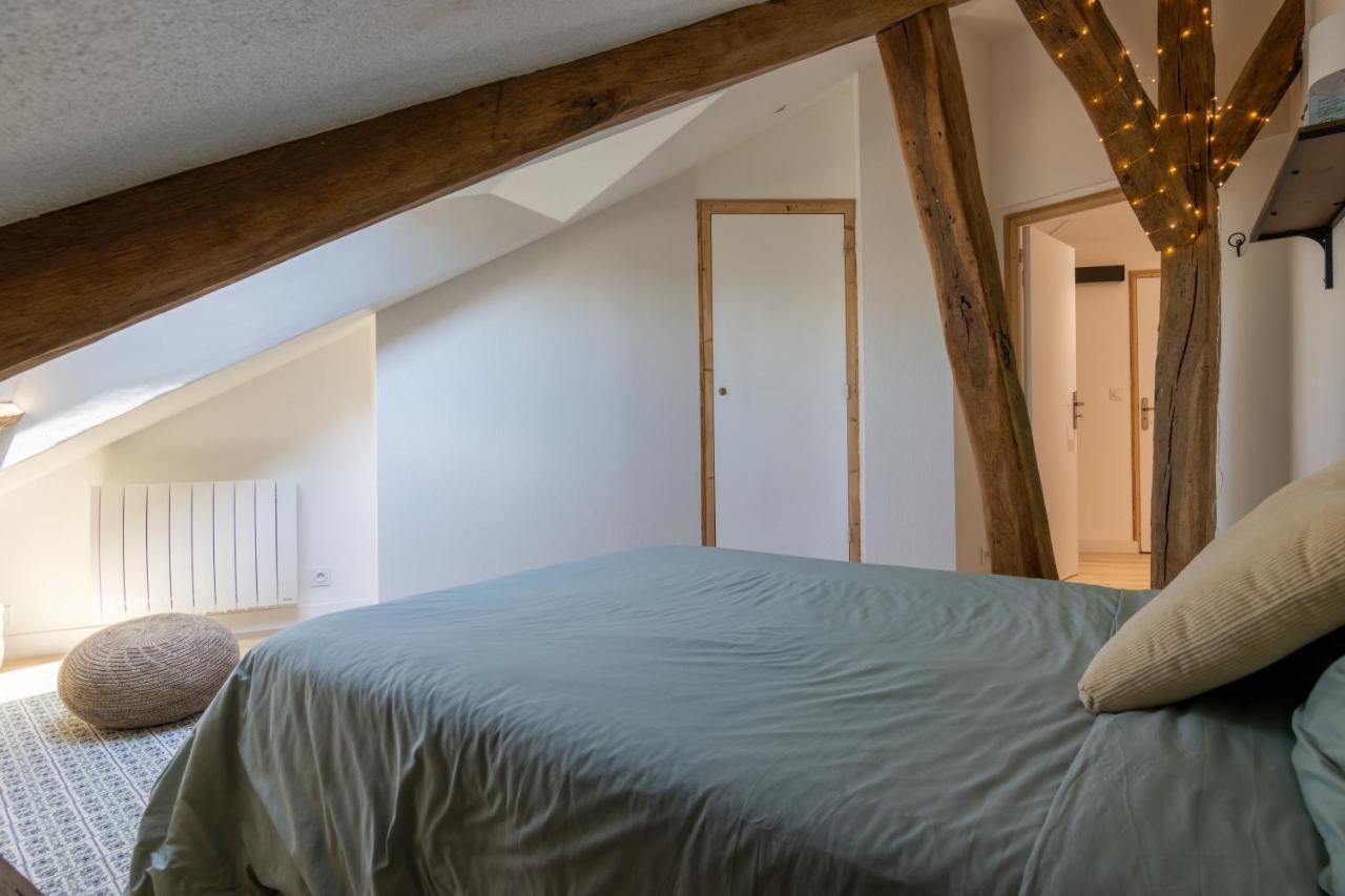 APPARTEMENT DUPLEX SAUMUR CENTRE, refait à neuf, à proximité du château Exterior foto
